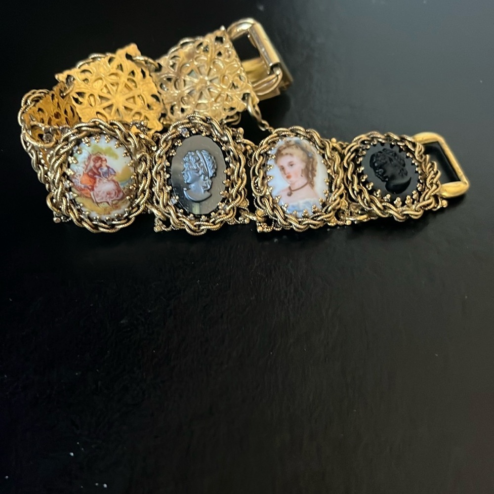 Vintage Gold and Black Filigree Cameo Bracelet - Picture 13 of 15